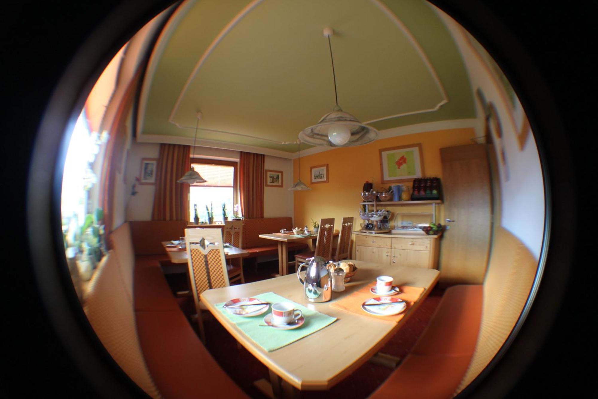 Haus Gerda Hotel Фис Екстериор снимка