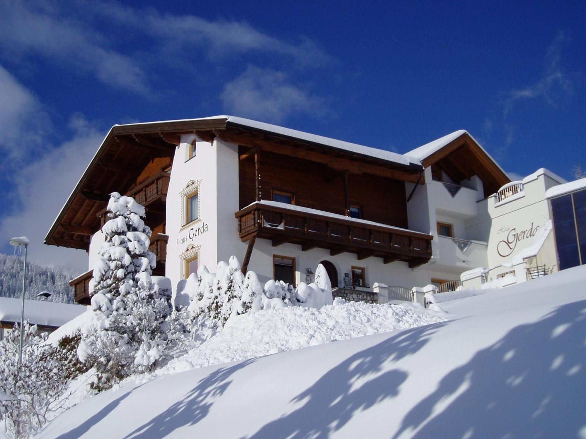 Haus Gerda Hotel Фис Екстериор снимка